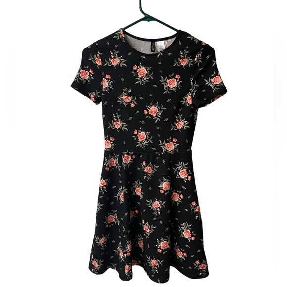 Women’s DIVIDED Floral Skater Dress-Size 4 - Picture 1 of 3